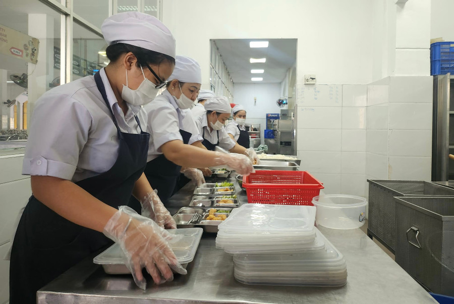 TPHCM siết chặt quản lý bữa ăn học đường, sẵn sàng ứng phó ngộ độc thực phẩm