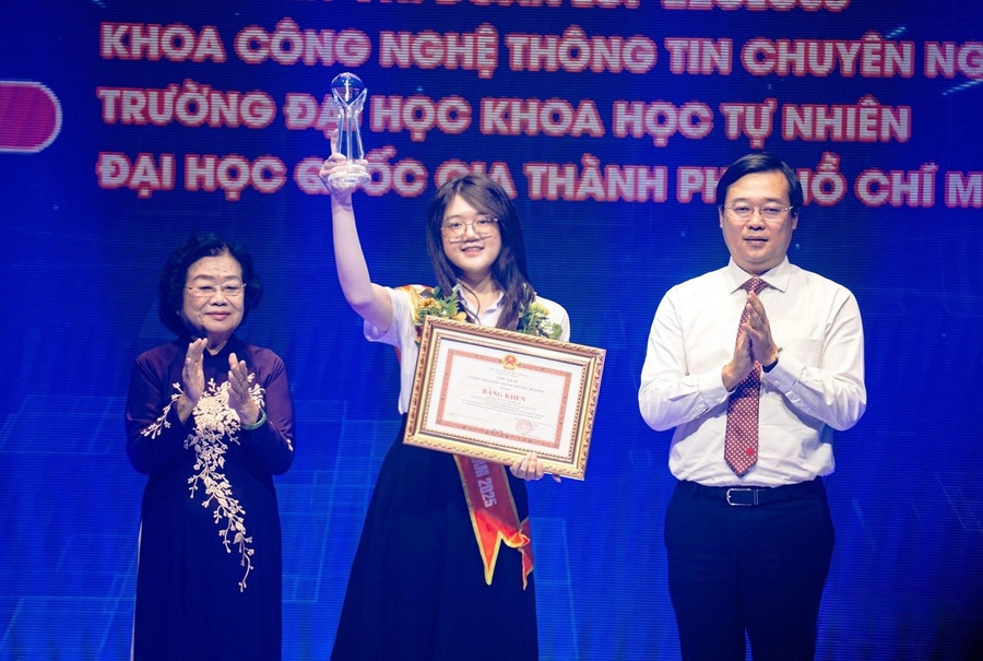 Nữ sinh công dân trẻ tiêu biểu TPHCM: Đưa công nghệ ra khỏi phòng thí nghiệm